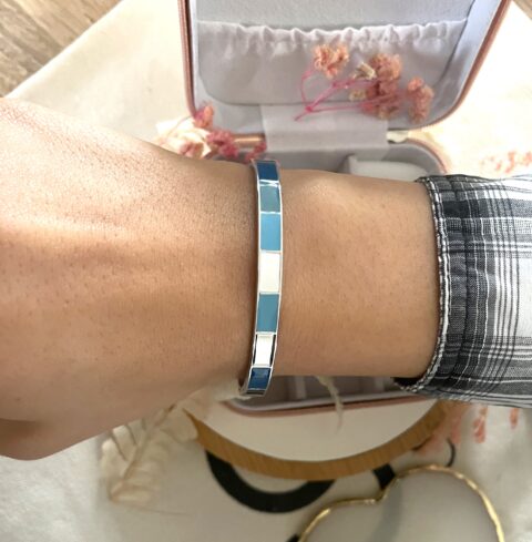 Bracelet Co88 France en acier inoxydable argenté et émail bleu/bleu foncé et blanc