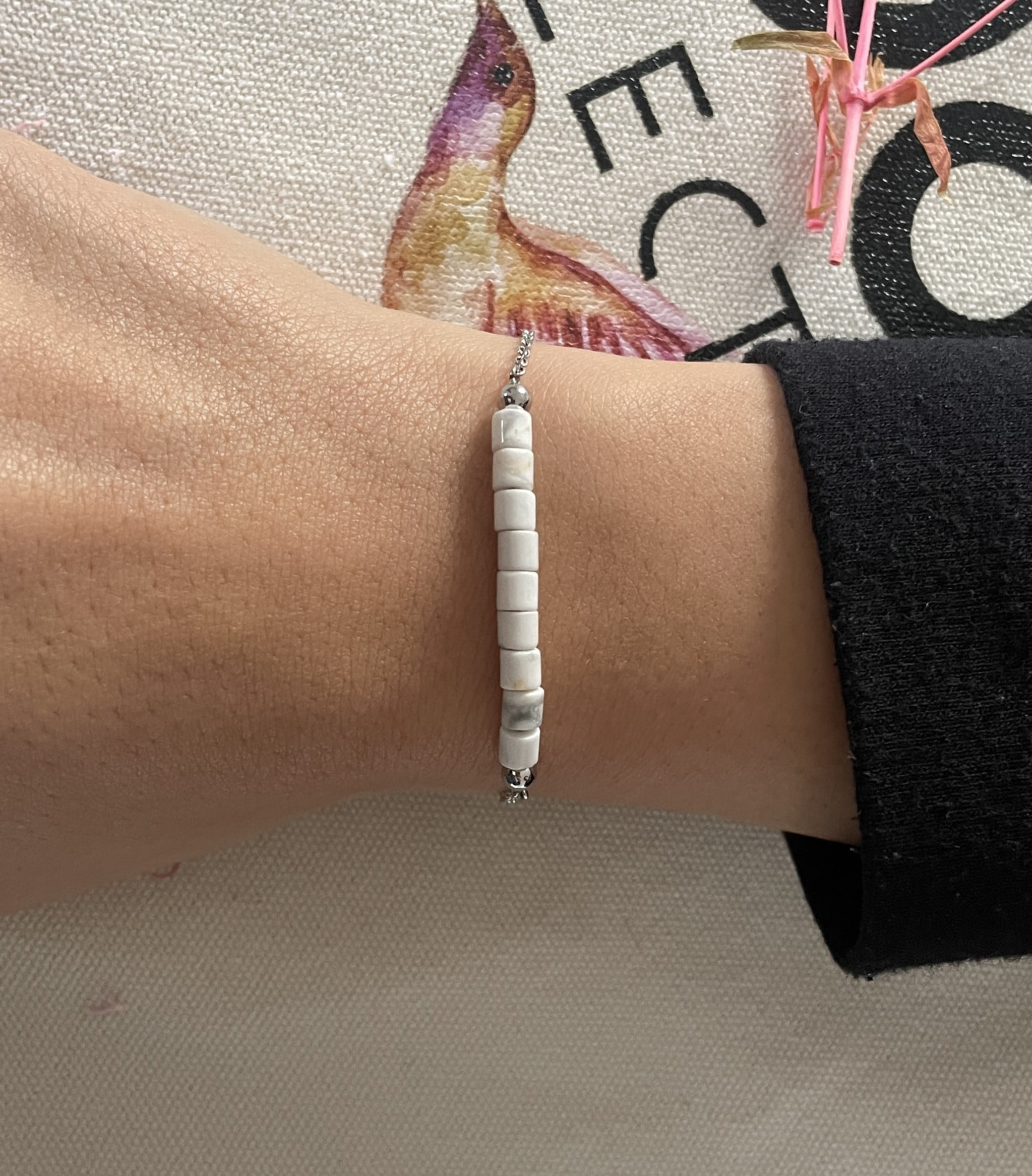 8CB-90377-1 Bracelet Co88 France en acier inoxydable argenté et pierres naturelles blanche howlite