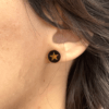 boucle d'oreille, puce d'oreille Co88 France en acier inoxydable doré, motif étoile fond noir