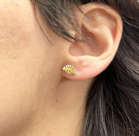 C088 Puces d'oreilles AUDREY 8 MM Co88 motif feuille