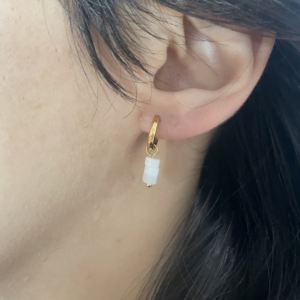 Créoles en acier inoxydable et pierres naturelles howlite 🤍💙