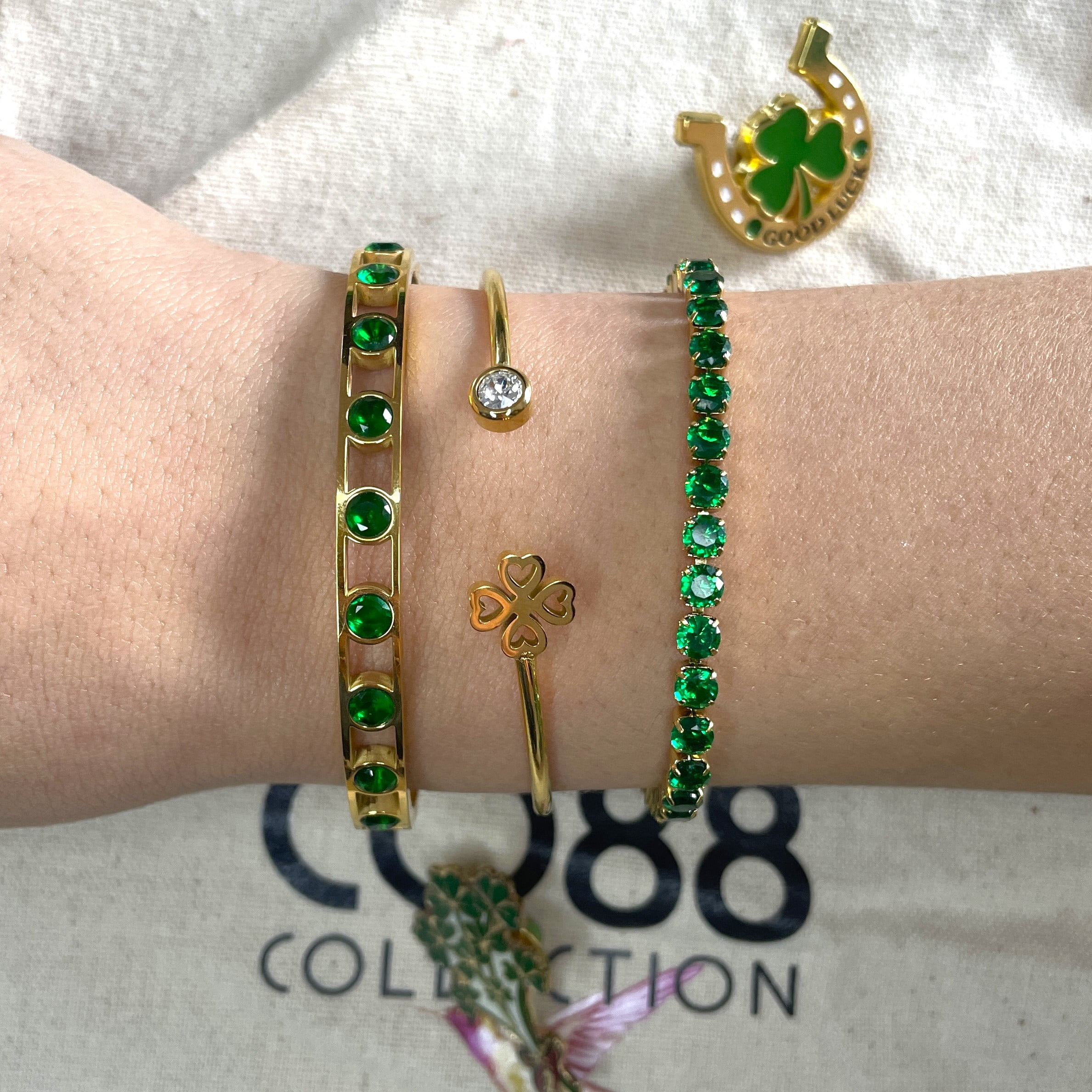 Composition verte bijoux Co88 France en acier inoxydable doré et jonc pierres naturelles