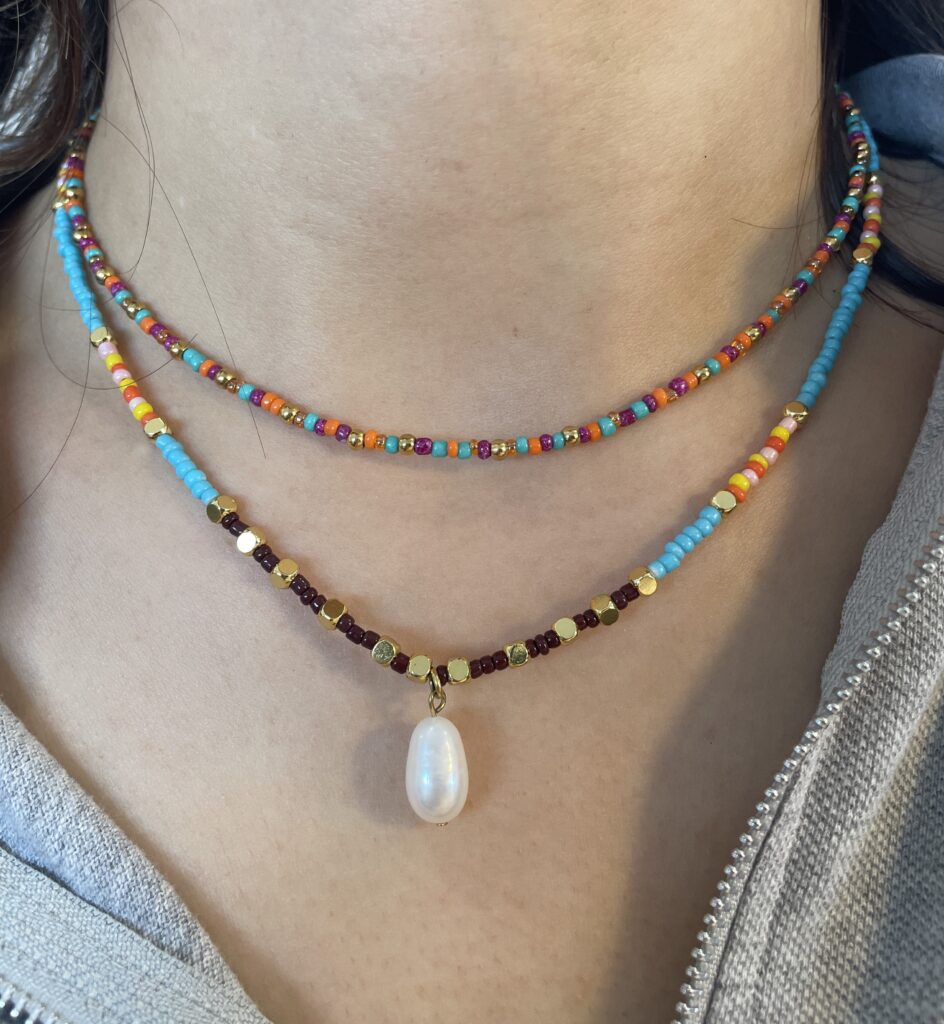 Composition de colliers perles et acier inoxydable Co88 remplit de couleurs tendances