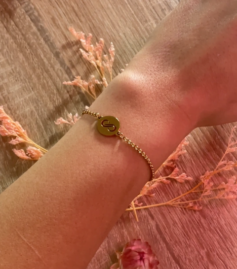 Bracelet Co88 France en acier inoxydable symbole infini. Photo portée