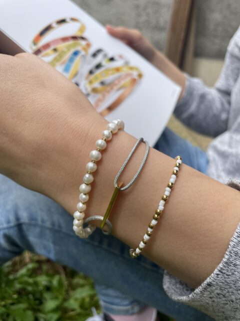 Composition bracelets Co88 France en acier inoxydable, tissu, perles blanches et perles d'eau douce